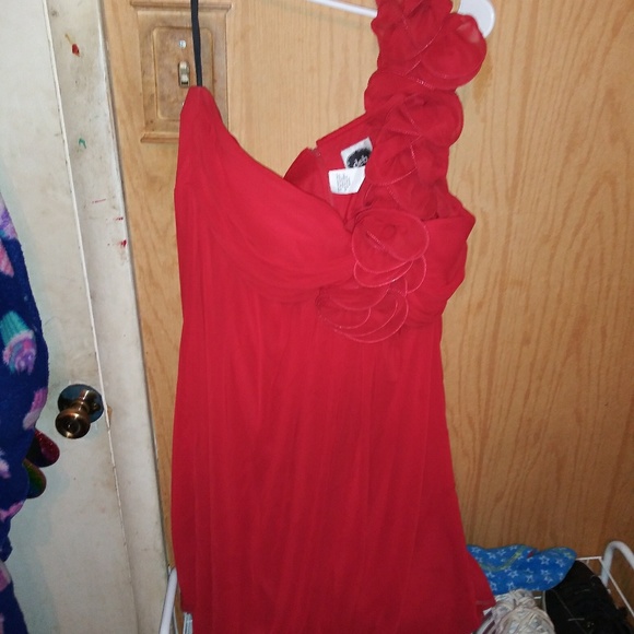 Dress - Picture 1 of 2